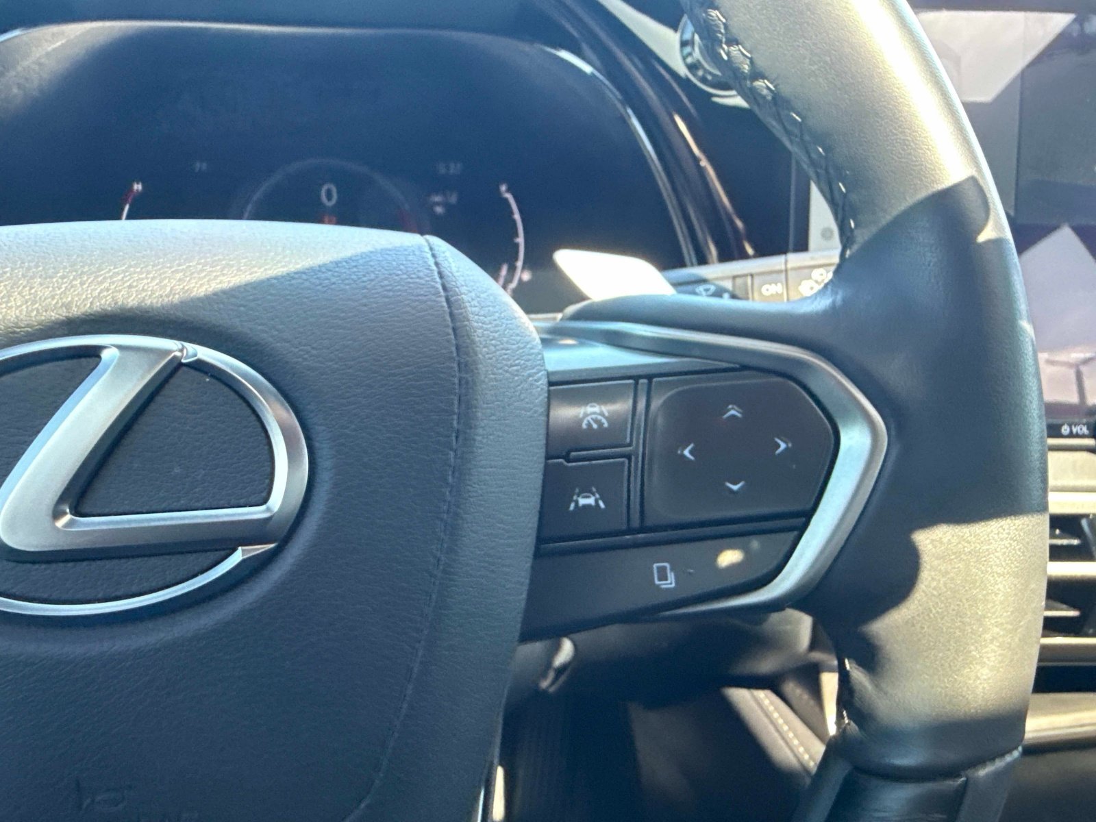 Used 2024 Lexus RX 350 Premium Plus w/ Convenience Package image 30