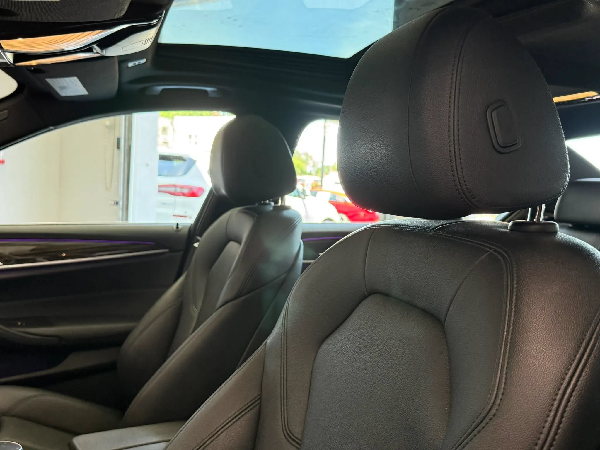 Used 2020 BMW 530i w/ Premium Package RWD image 10