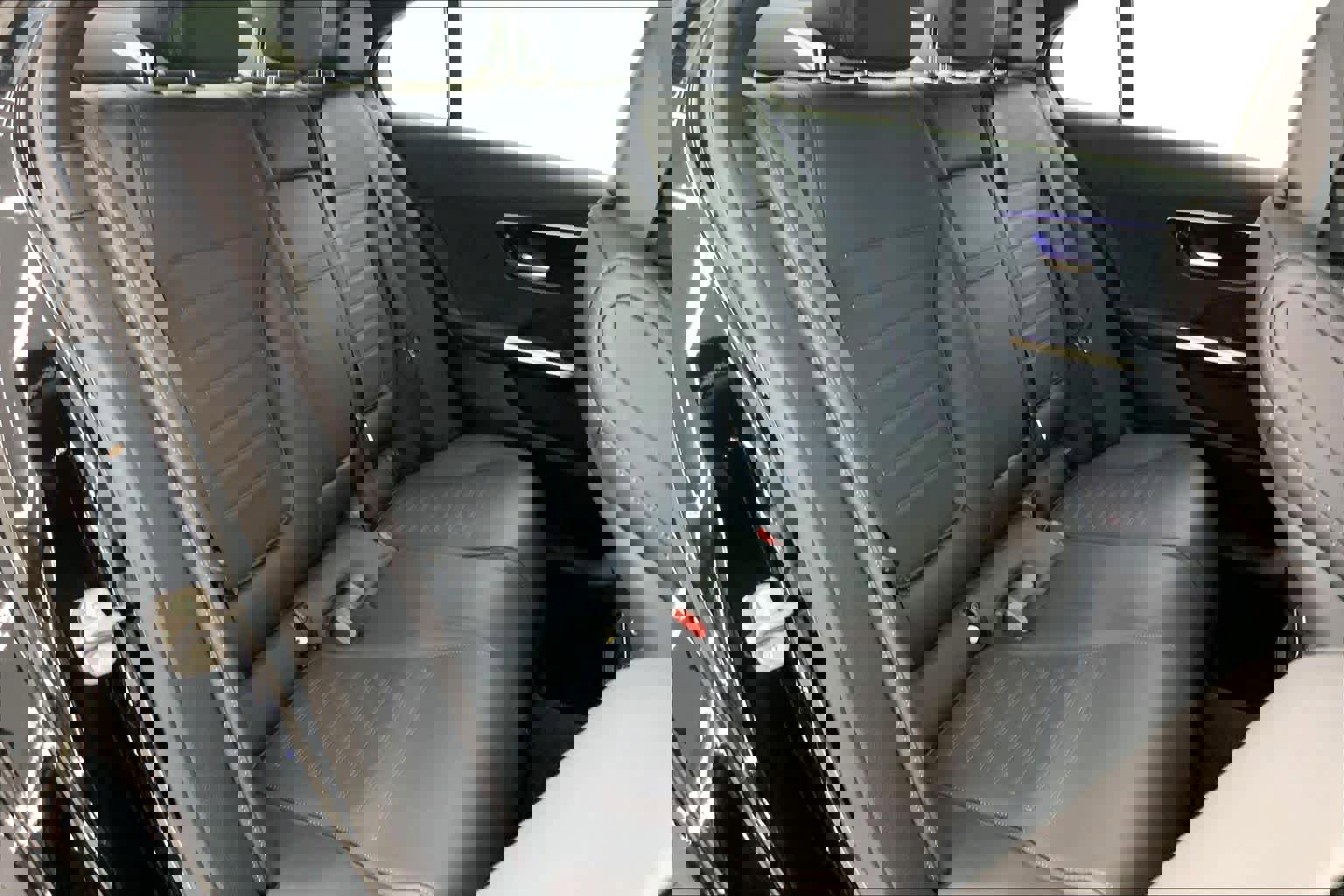 Used 2025 Mercedes-Benz C 300 Sedan image 13