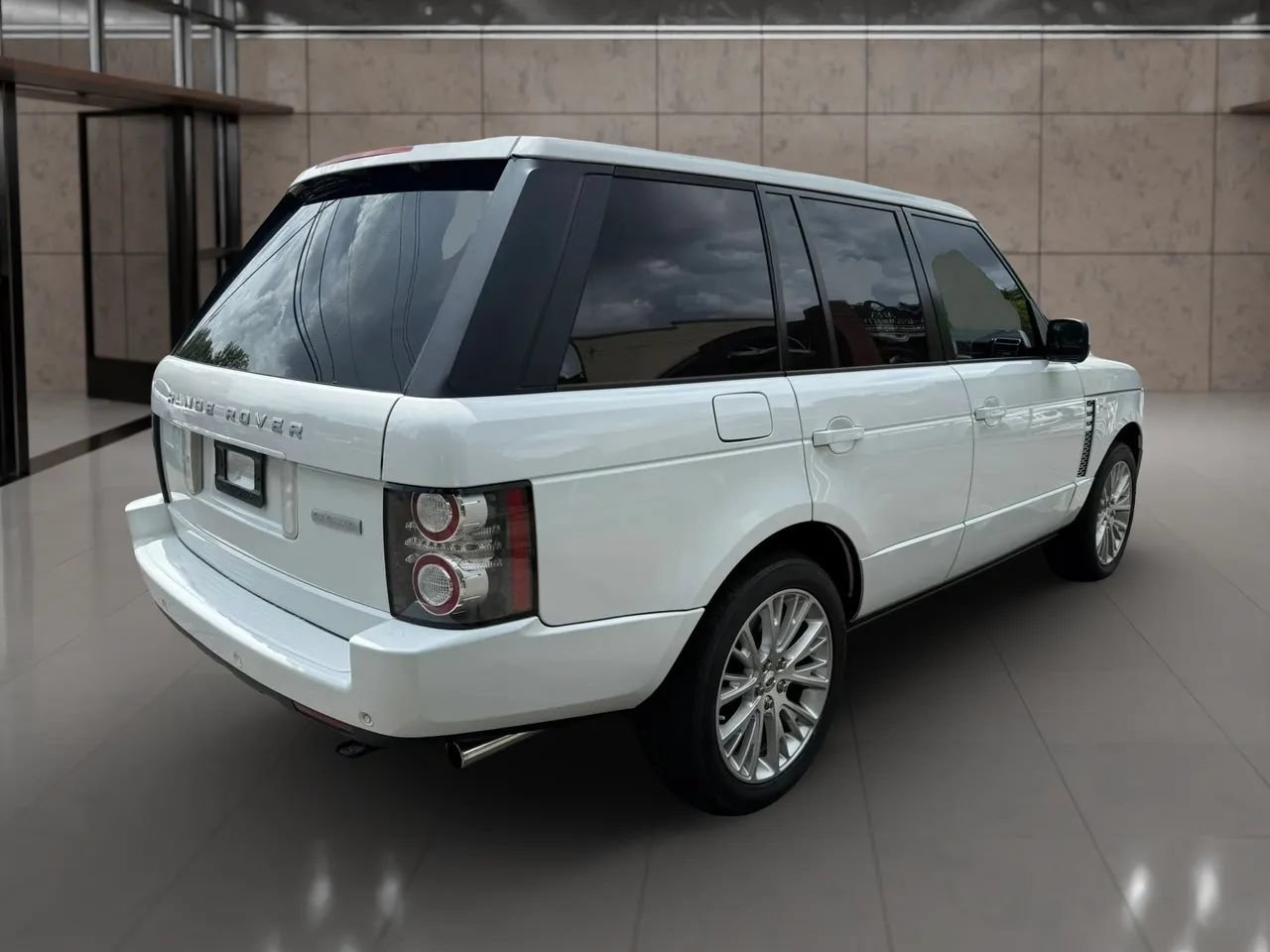 Used 2011 Land Rover Range Rover Autobiography AWD/4WD image 9