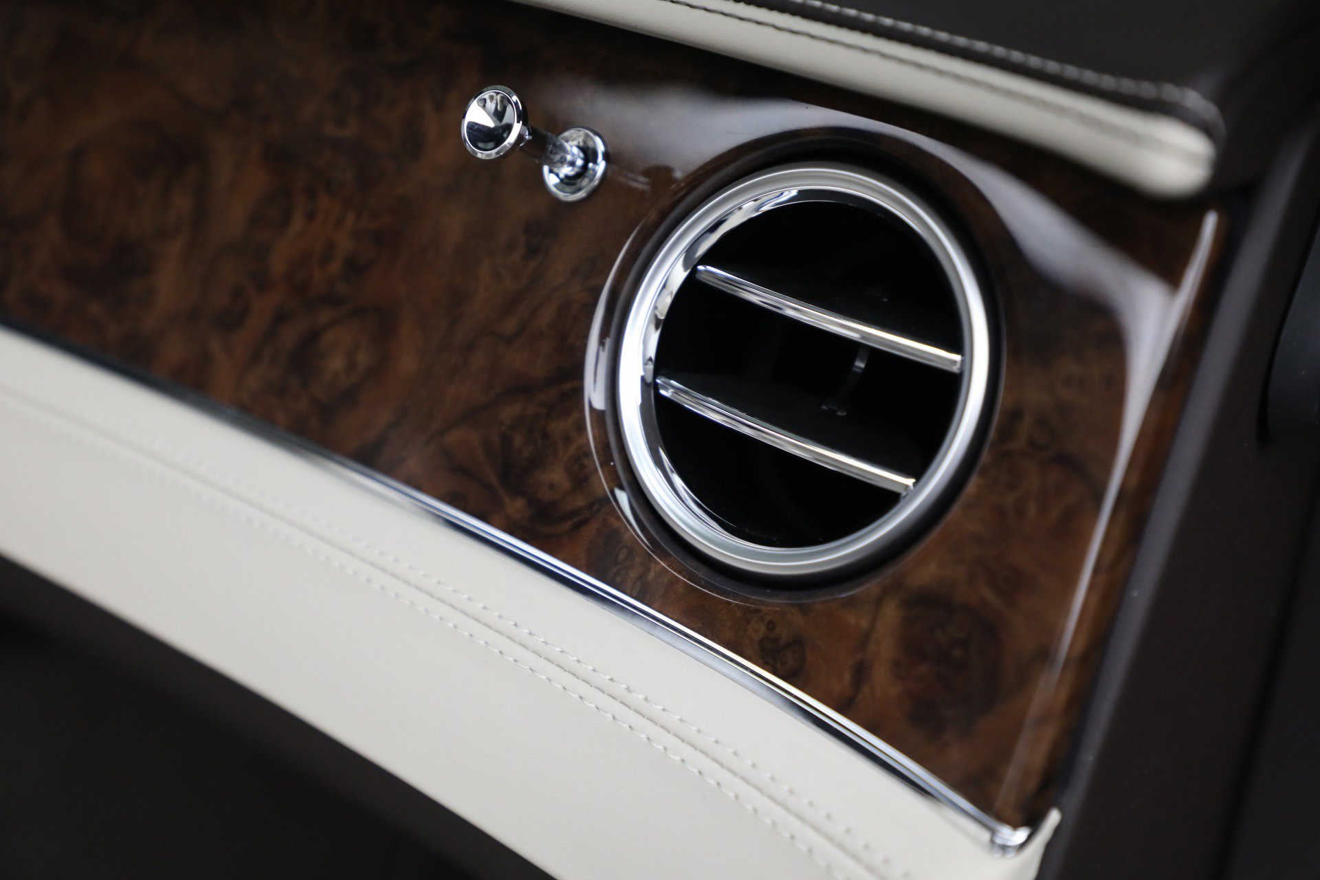 New 2026 Bentley Continental GTC AWD/4WD image 32