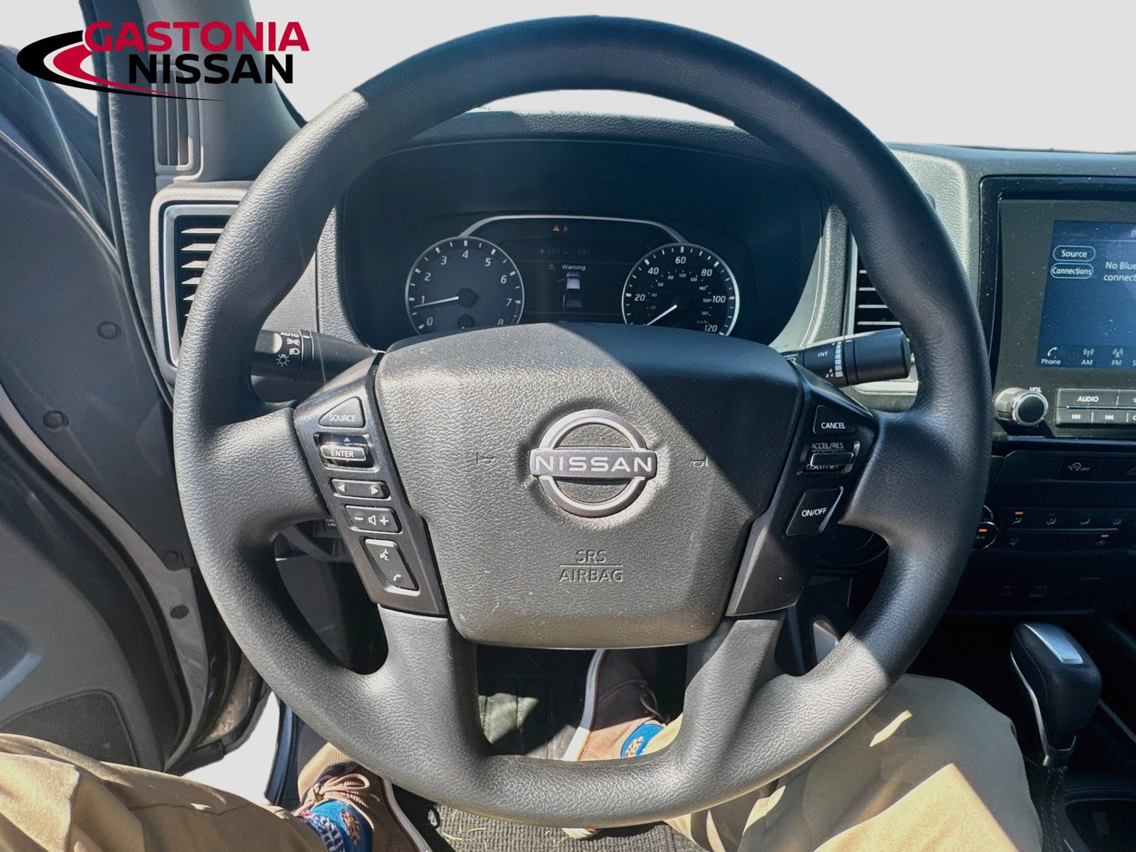 Used 2023 Nissan Frontier SV RWD image 14