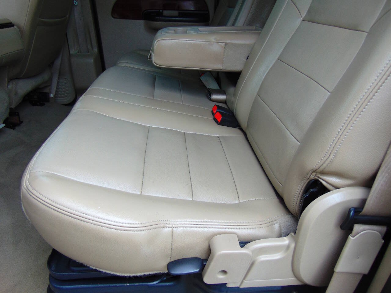 Used 2005 Ford F250 Lariat AWD/4WD image 11
