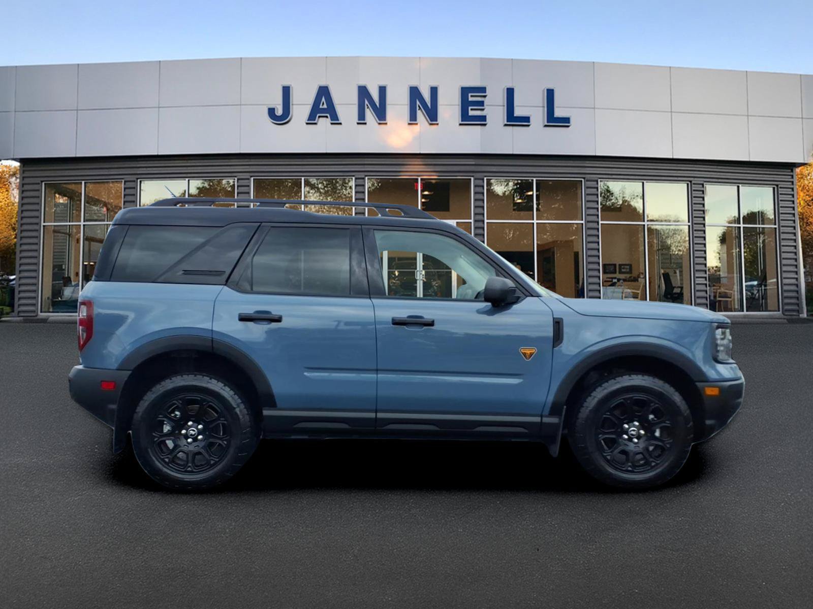 Used 2025 Ford Bronco Sport Badlands AWD/4WD image 4