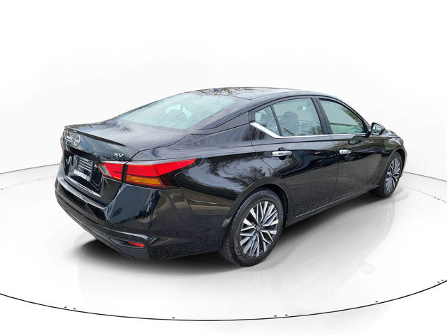 Used 2023 Nissan Altima 2.5 SV image 4