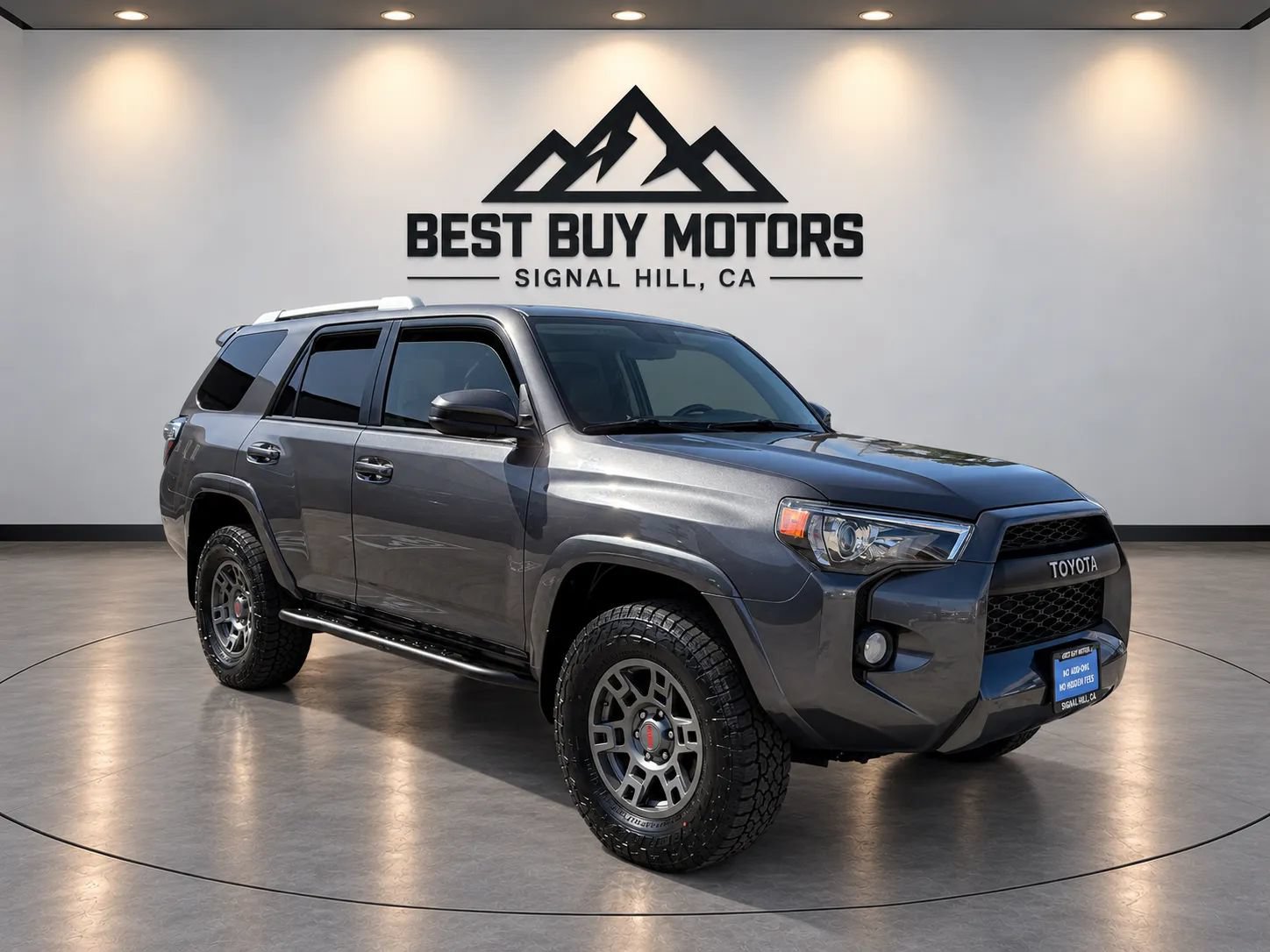 Used 2018 Toyota 4Runner SR5 AWD/4WD image 1