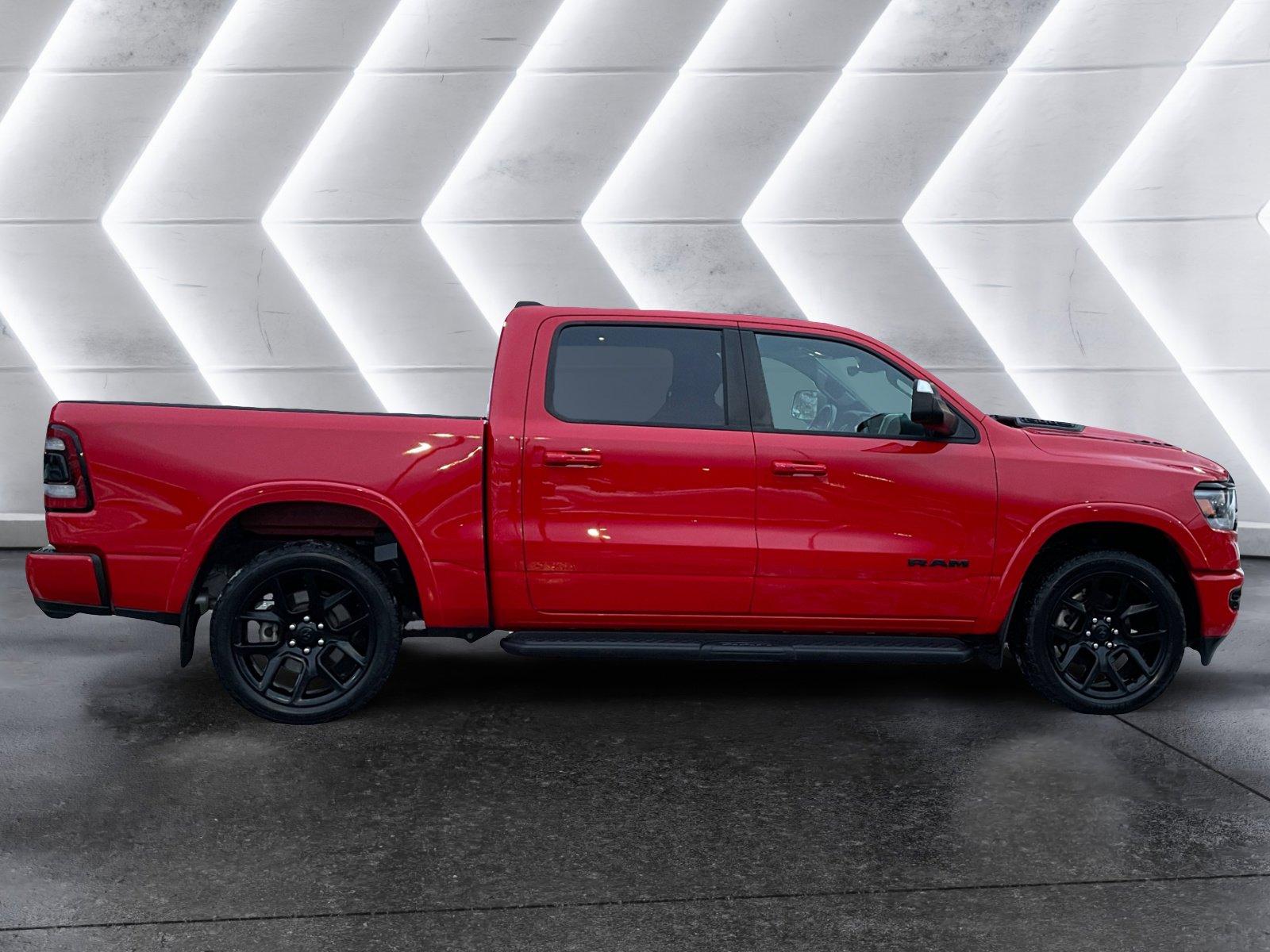 Used 2021 RAM 1500 Laramie w/ Night Edition image 7