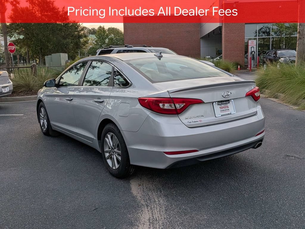 Used 2015 Hyundai Sonata SE w/ Option Group 02 FWD image 6