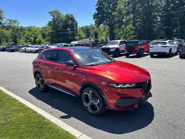 New 2026 Alfa Romeo Tonale w/ Active Assist Package AWD/4WD image 2