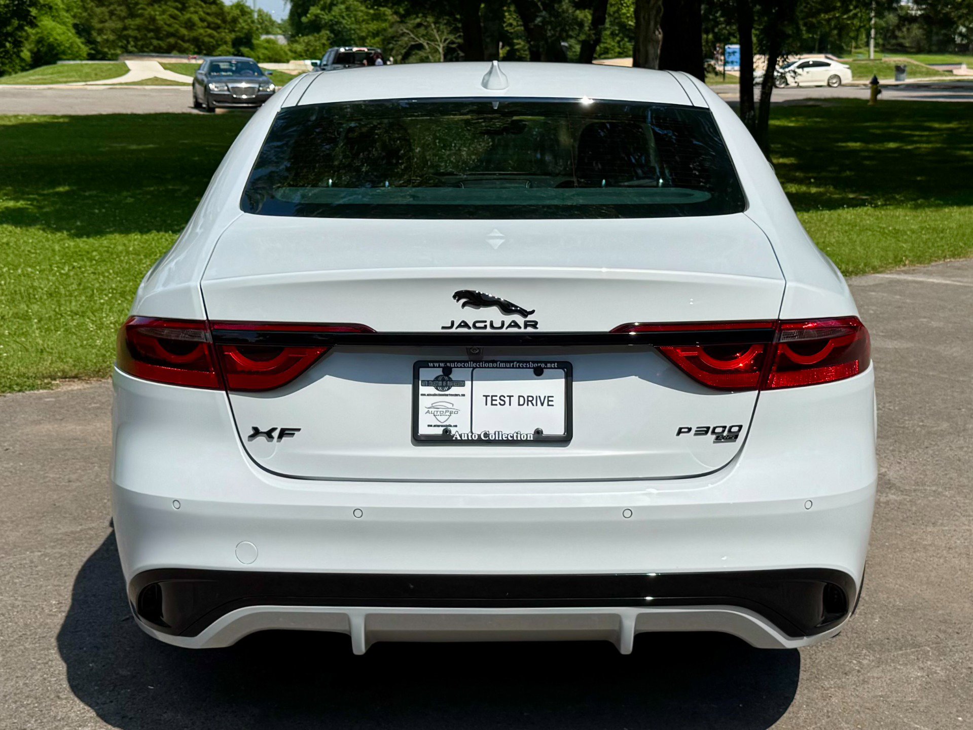 Used 2021 Jaguar XF R-Dynamic SE image 5