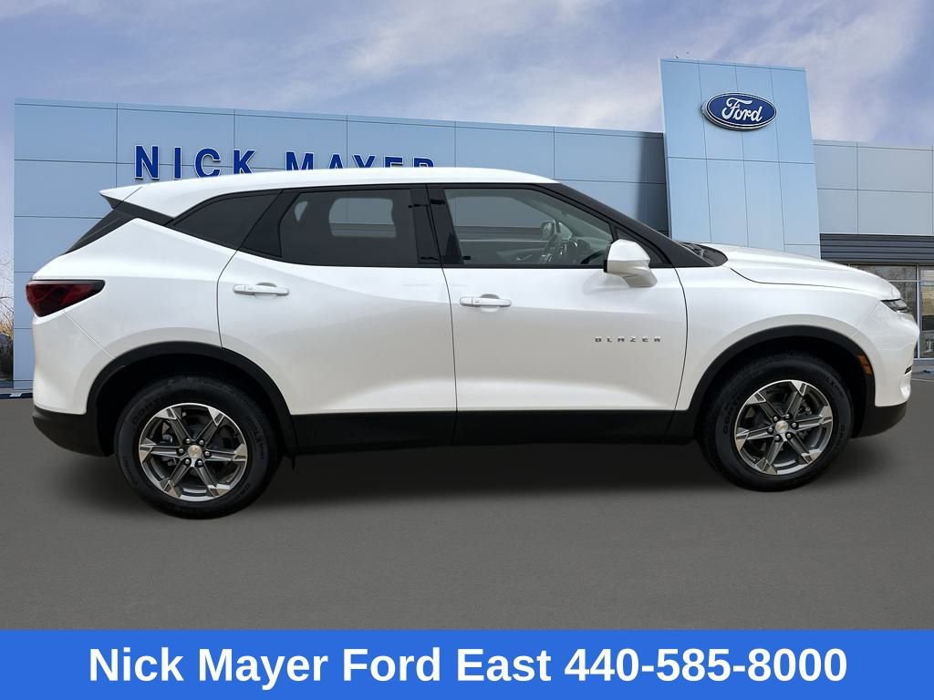 Used 2024 Chevrolet Blazer LT w/ Driver Confidence Package image 8