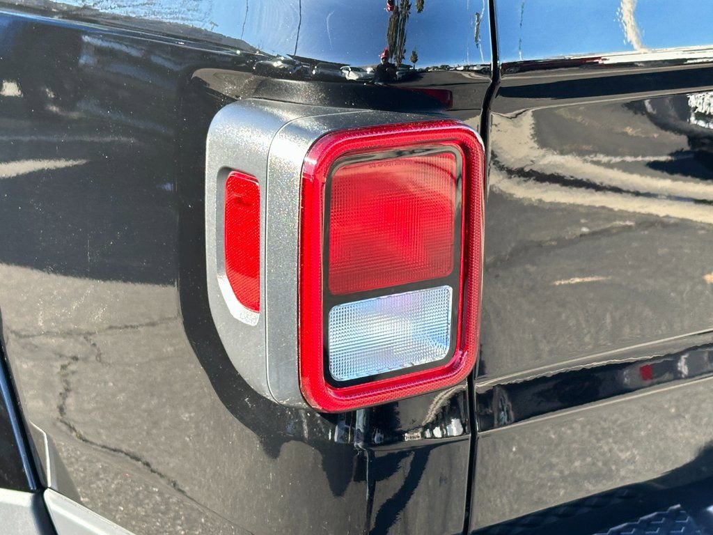 New 2026 Jeep Gladiator Sport AWD/4WD image 16