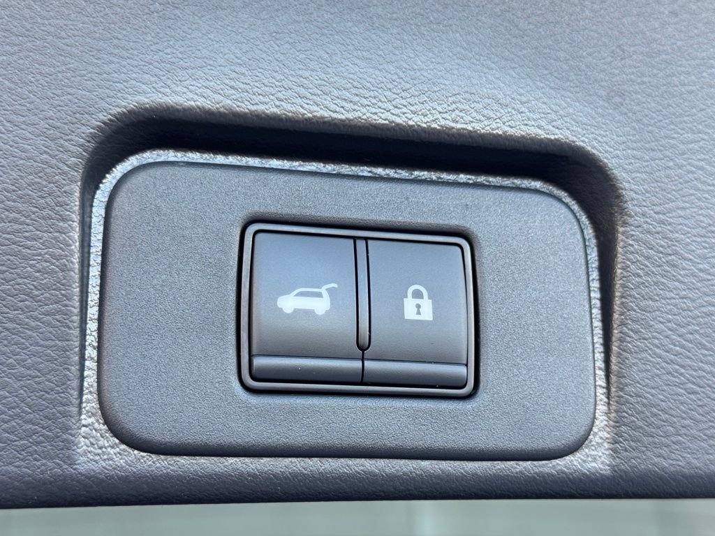 Used 2023 Nissan Rogue SL w/ SL Premium Package image 33