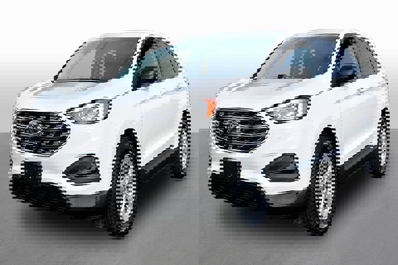 Used 2020 Ford Edge SE image 1