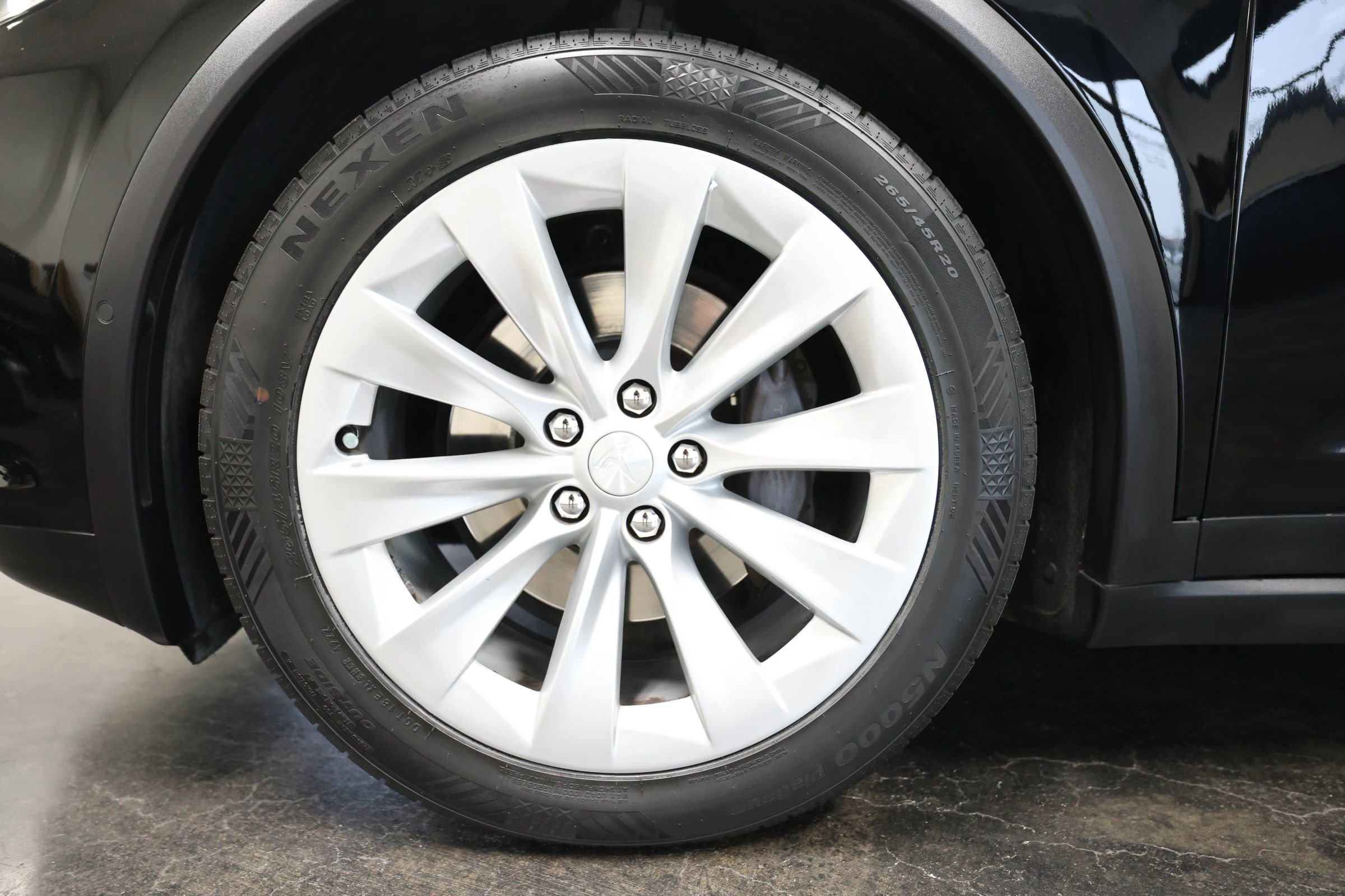 Used 2018 Tesla Model X 75D image 19