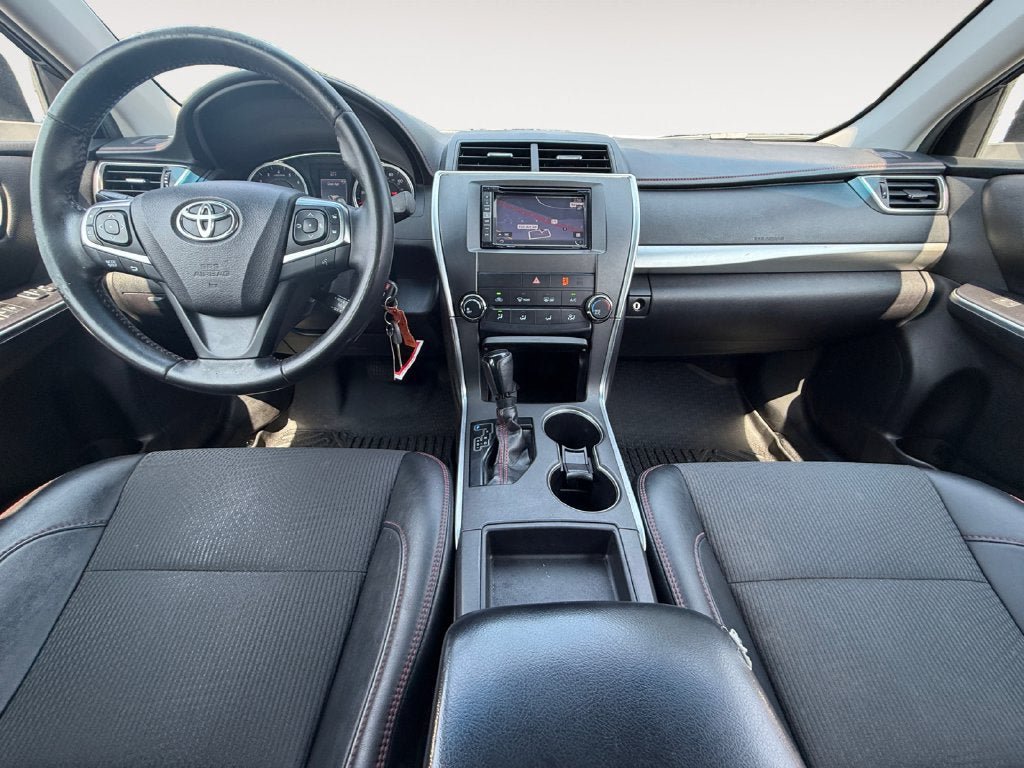 Used 2016 Toyota Camry SE FWD image 11