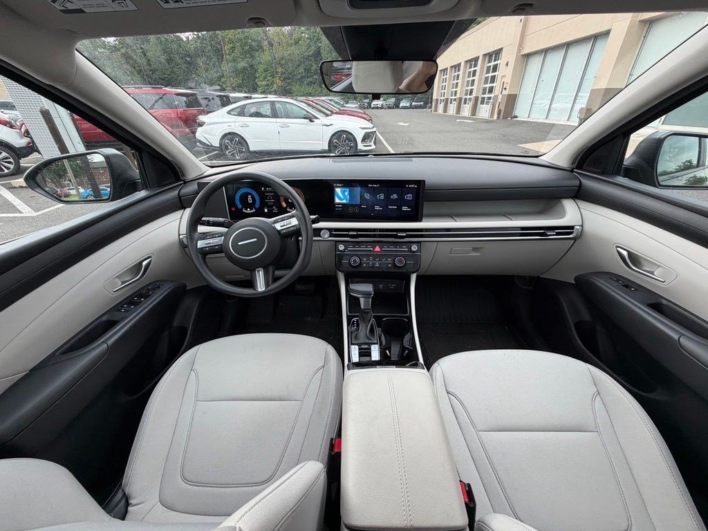Certified 2025 Hyundai Tucson SE AWD/4WD image 13
