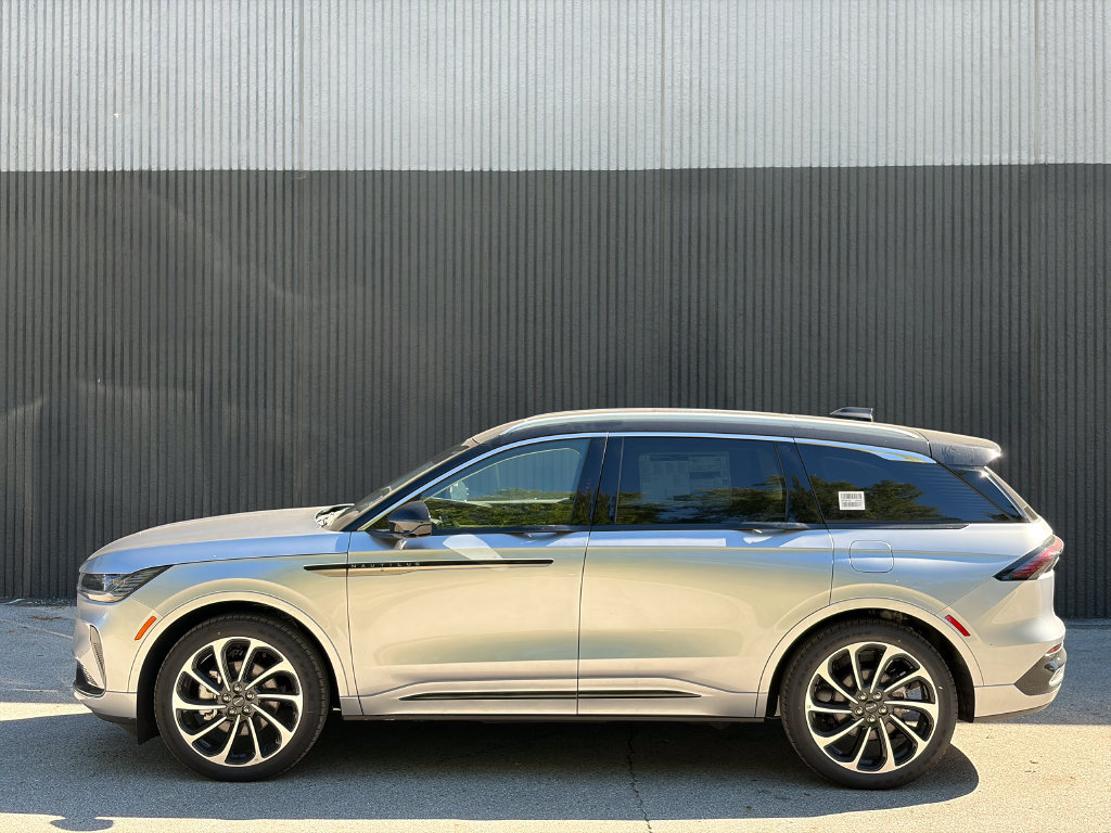 New 2026 Lincoln Nautilus Black Label AWD/4WD image 4