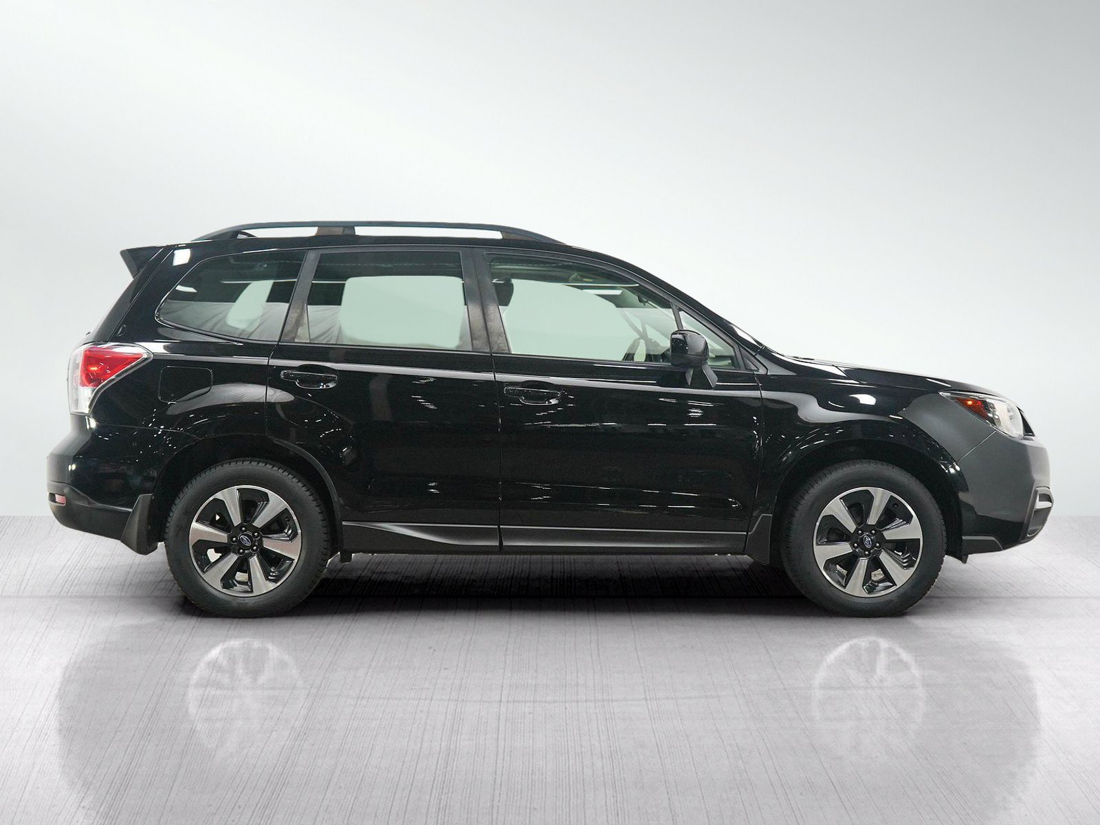 Used 2017 Subaru Forester 2.5i Premium w/ All-Weather Package AWD/4WD image 6
