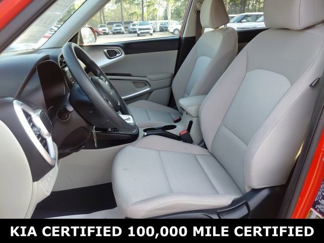 Certified 2025 Kia Soul LX image 19