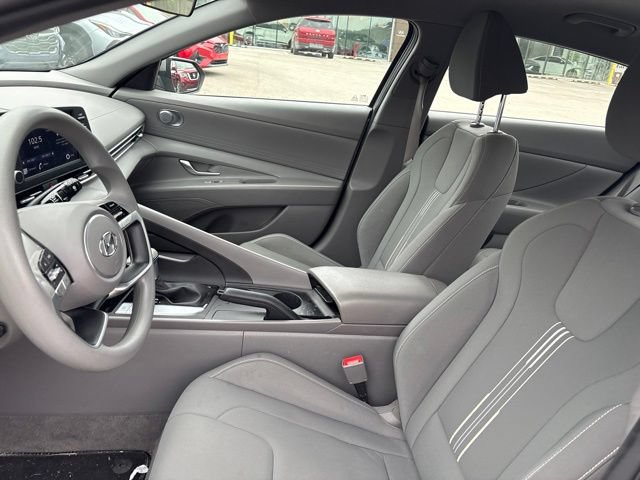 Used 2023 Hyundai Elantra SEL FWD image 9