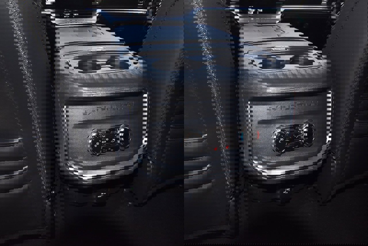 Certified 2025 Ford Expedition Platinum image 19