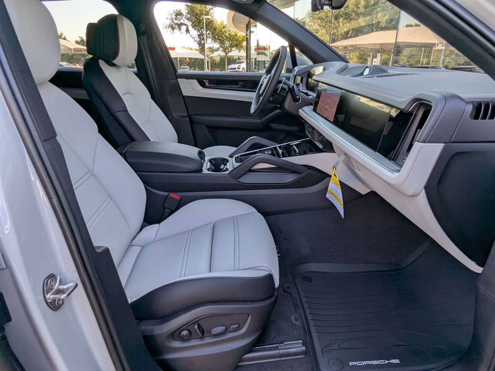 New 2026 Porsche Cayenne S image 25