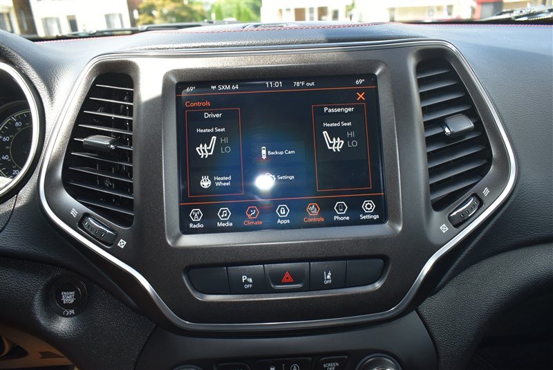 Used 2021 Jeep Cherokee Trailhawk w/ Trailer Tow Group AWD/4WD image 19