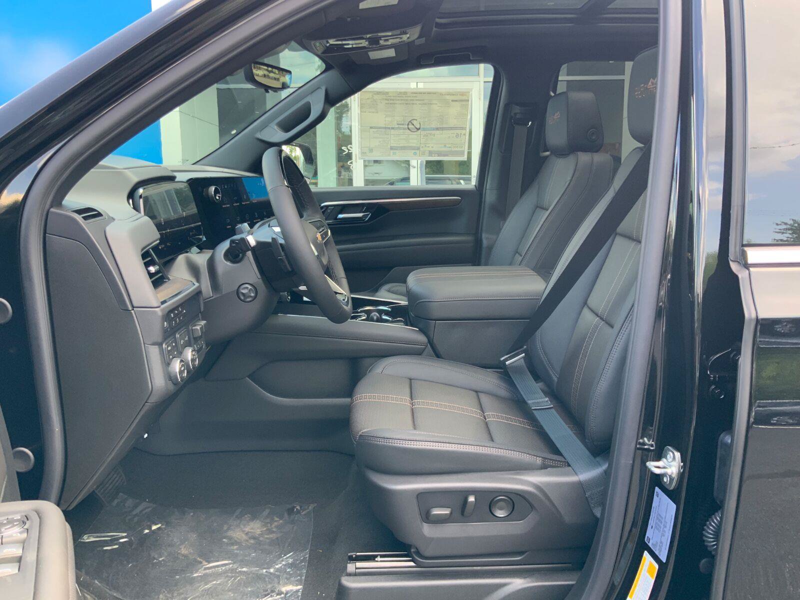 New 2026 Chevrolet Tahoe High Country AWD/4WD image 11