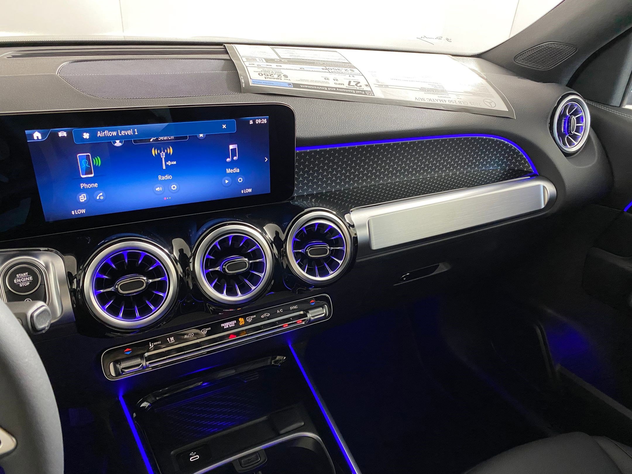 New 2025 Mercedes-Benz GLB 250 4MATIC image 23