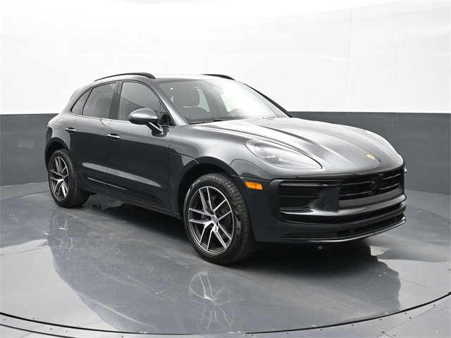 Used 2025 Porsche Macan image 22