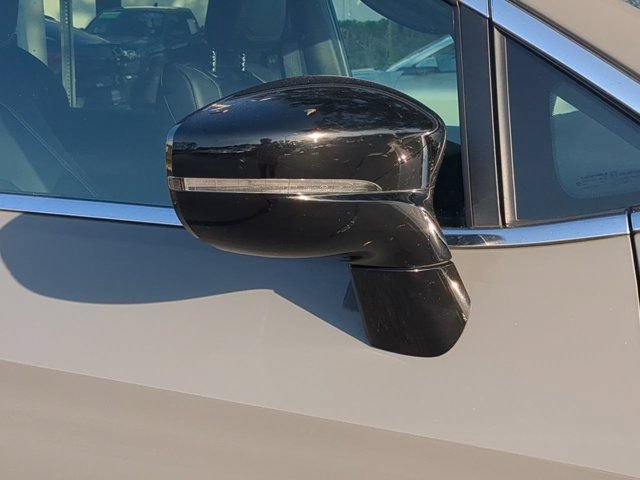 Used 2025 Chrysler Pacifica Select FWD image 11