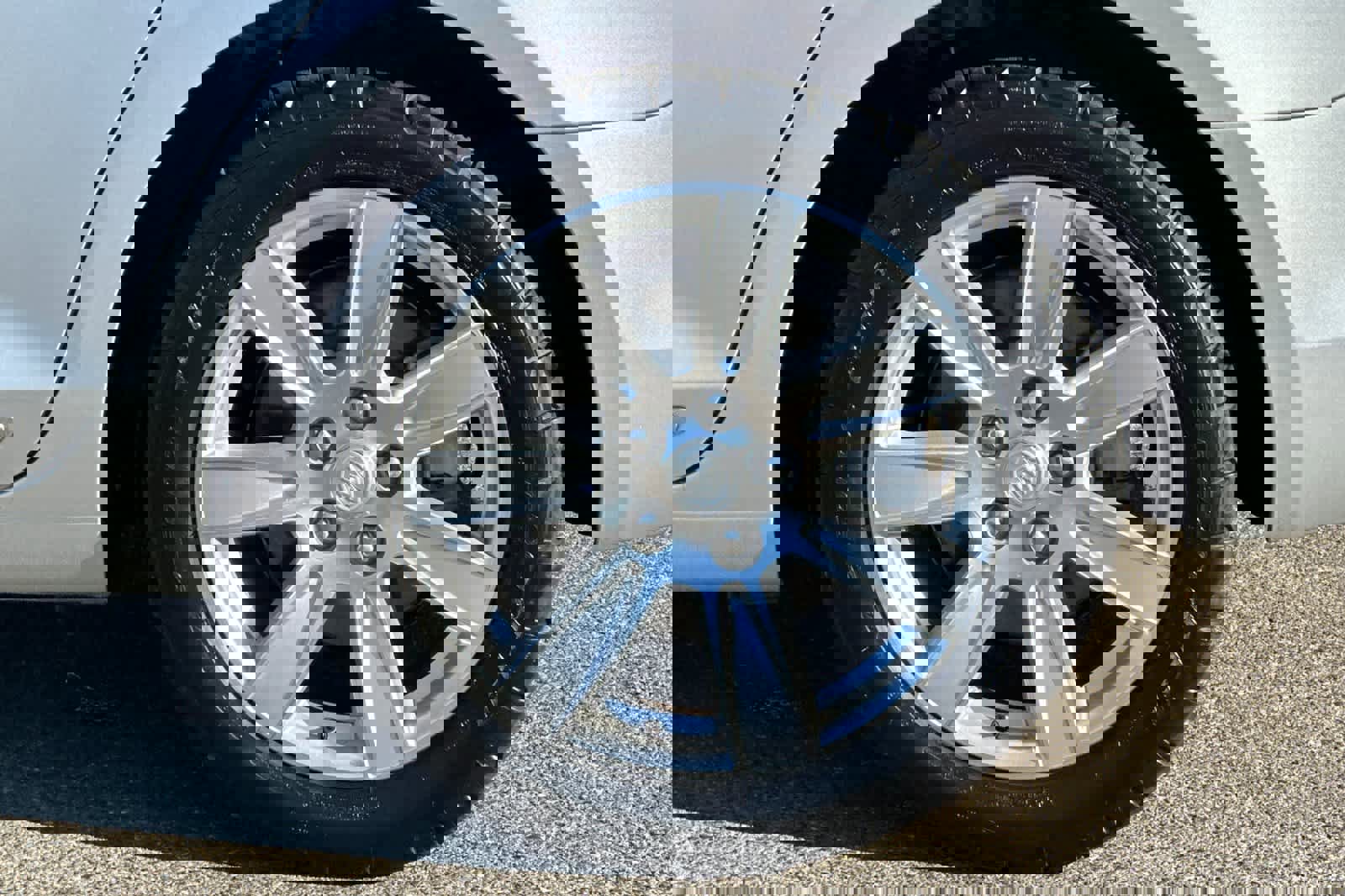 Used 2011 Buick LaCrosse CXL image 28