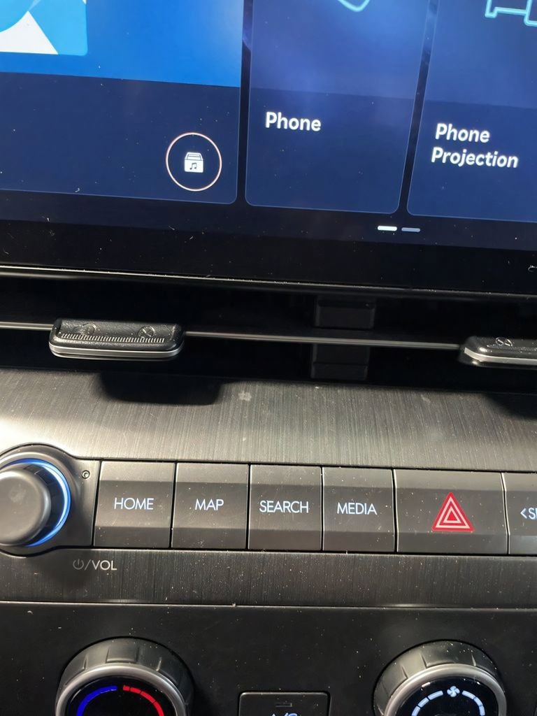 Certified 2024 Hyundai Kona SE image 24