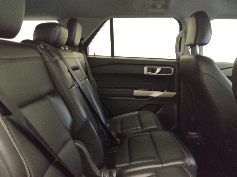 Used 2024 Ford Explorer XLT w/ Equipment Group 202A RWD image 19
