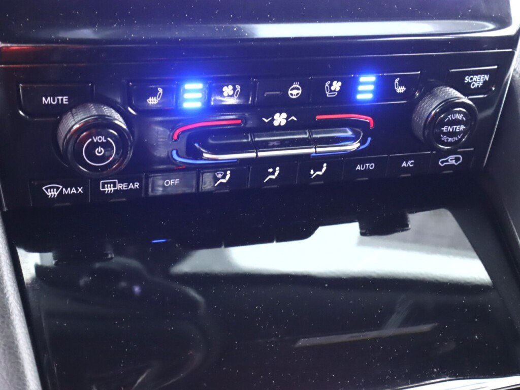 Used 2025 Jeep Grand Cherokee Limited w/ Luxury Tech Group II RWD image 21