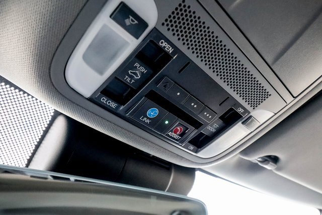 Used 2017 Acura TLX V6 SH-AWD w/ Technology Pkg image 47