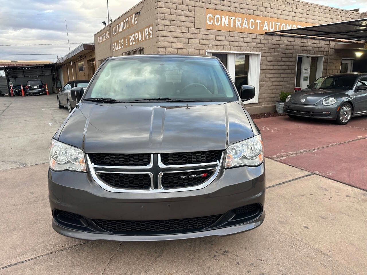 Used 2018 Dodge Grand Caravan SE w/ UConnect Hands-Free Group