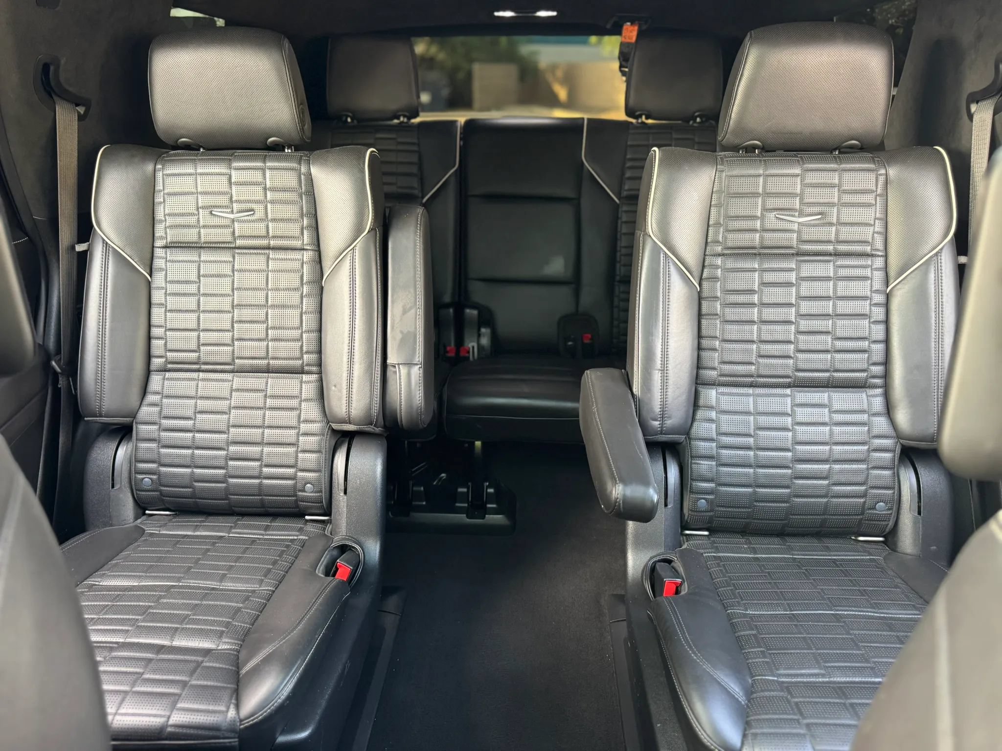Used 2021 Cadillac Escalade Sport Platinum AWD/4WD image 32