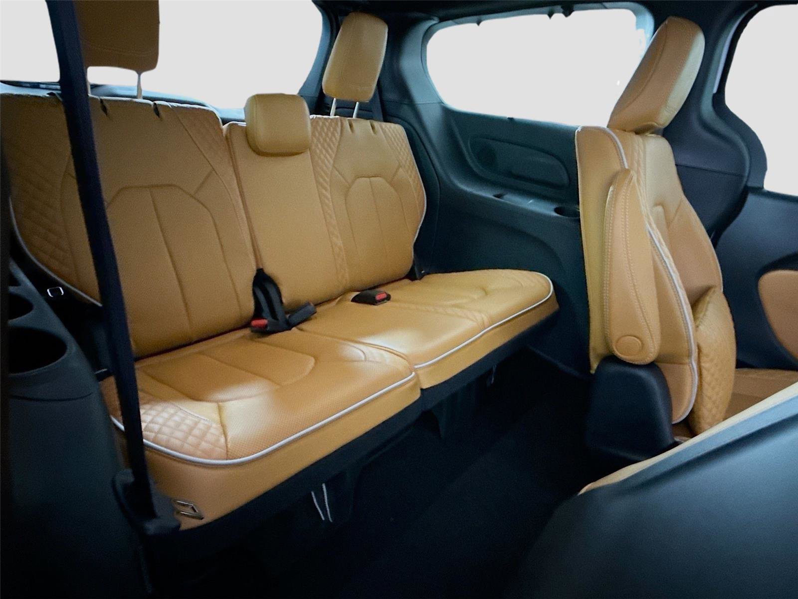 Used 2023 Chrysler Pacifica Pinnacle image 23