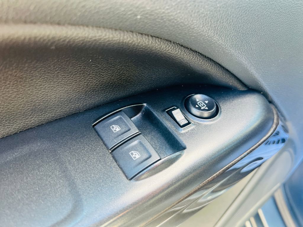 Used 2022 GMC Canyon Elevation image 14