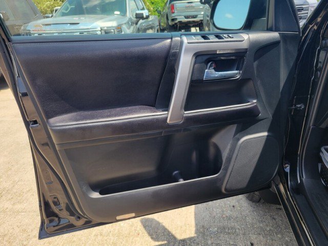 Used 2016 Toyota 4Runner SR5 AWD/4WD image 13