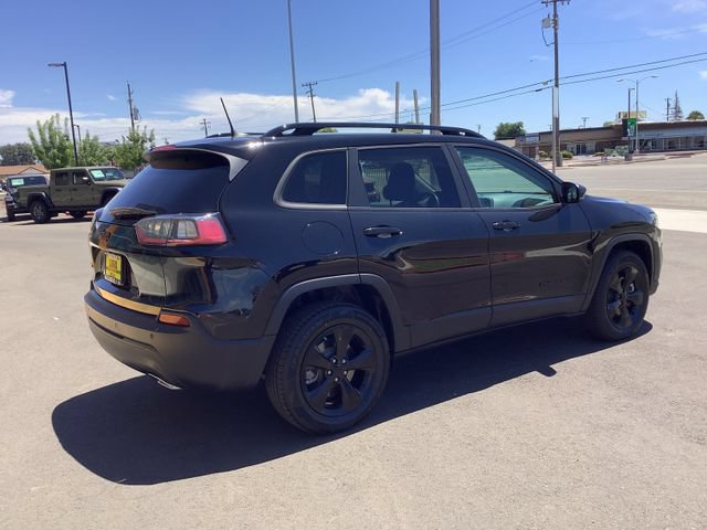 Used 2020 Jeep Cherokee Latitude Plus AWD/4WD image 28