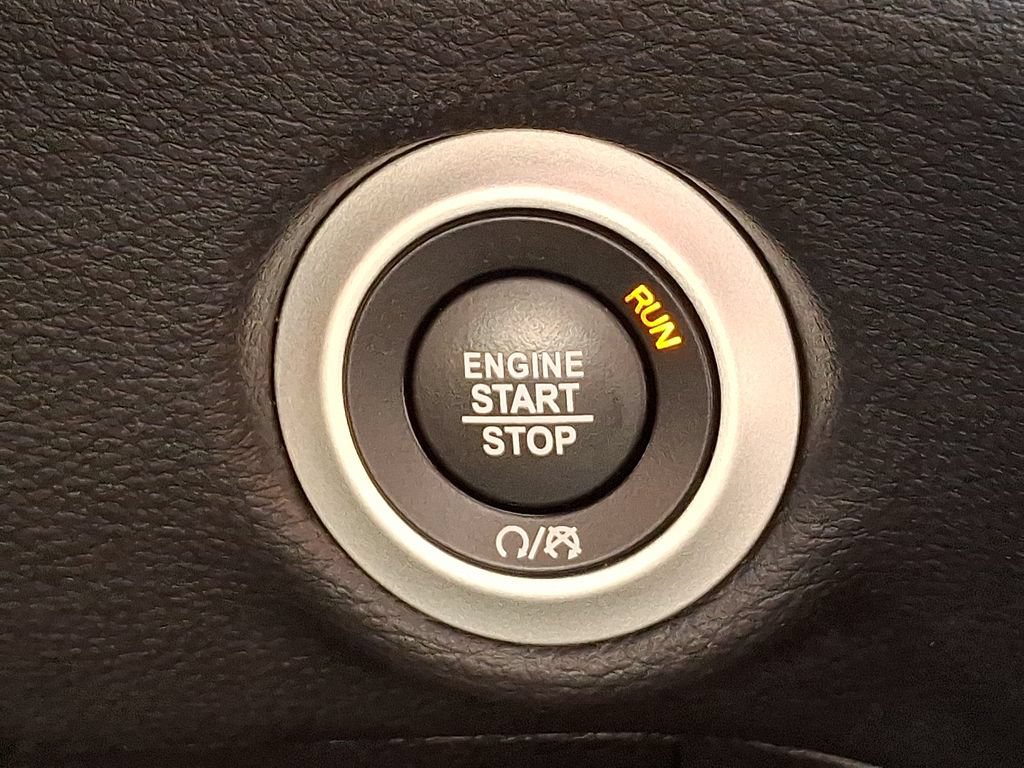 Used 2022 Chrysler Pacifica Pinnacle FWD image 28