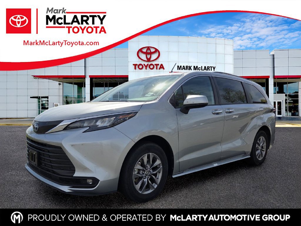 Used 2025 Toyota Sienna XLE