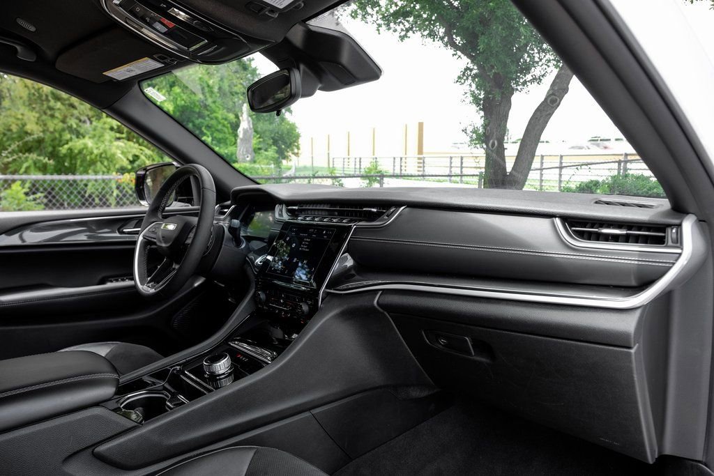 Used 2023 Jeep Grand Cherokee Altitude image 23