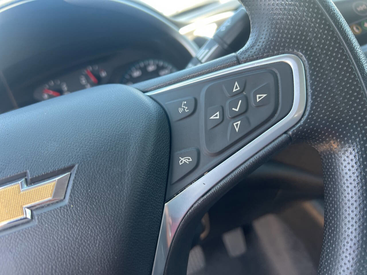 Used 2022 Chevrolet Malibu LT FWD image 14