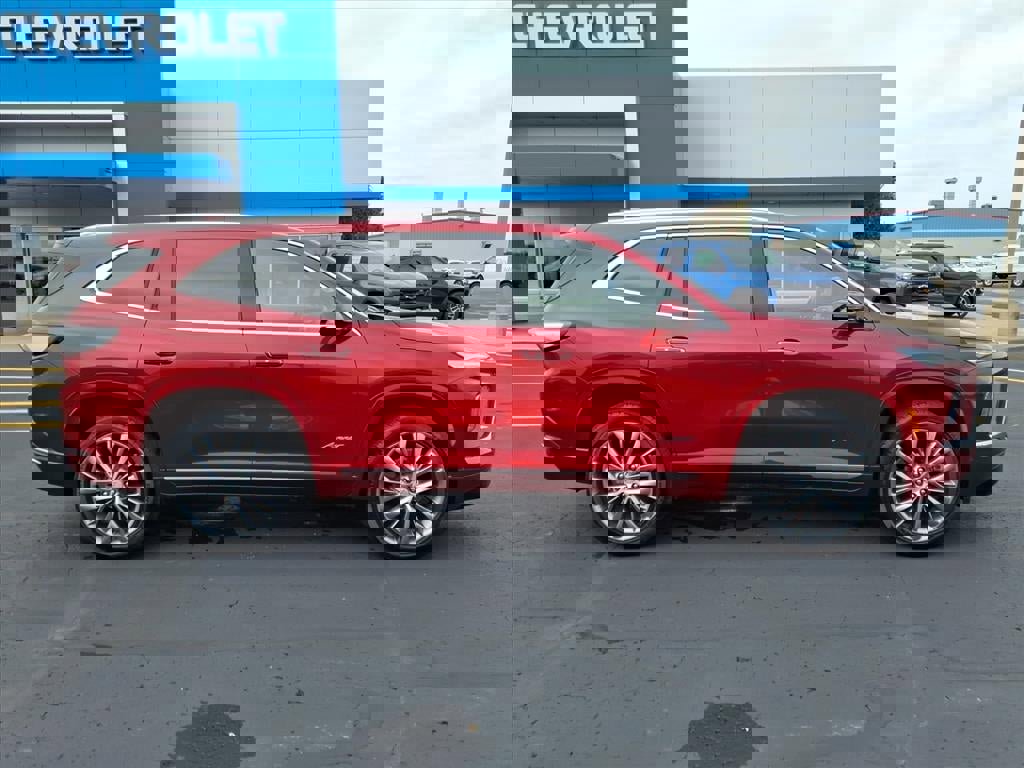 Used 2025 Buick Enclave Avenir w/ Super Cruise Package image 2