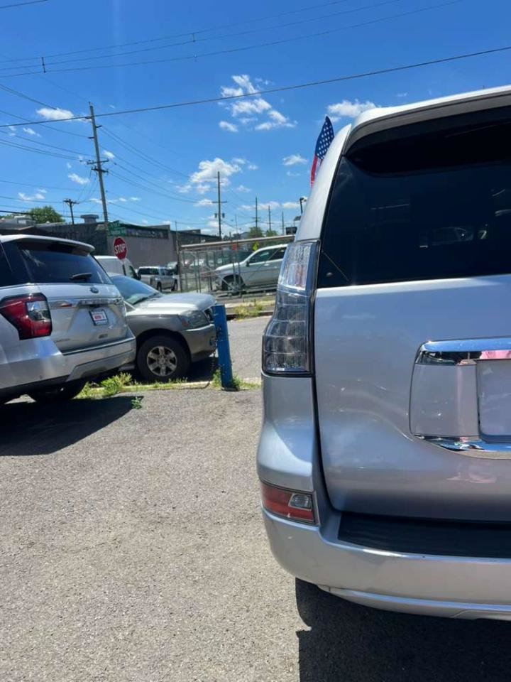 Used 2014 Lexus GX 460 AWD/4WD image 8