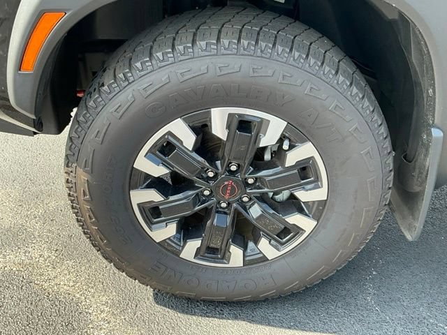 Used 2023 Nissan Frontier PRO-4X w/ Technology Package AWD/4WD image 12